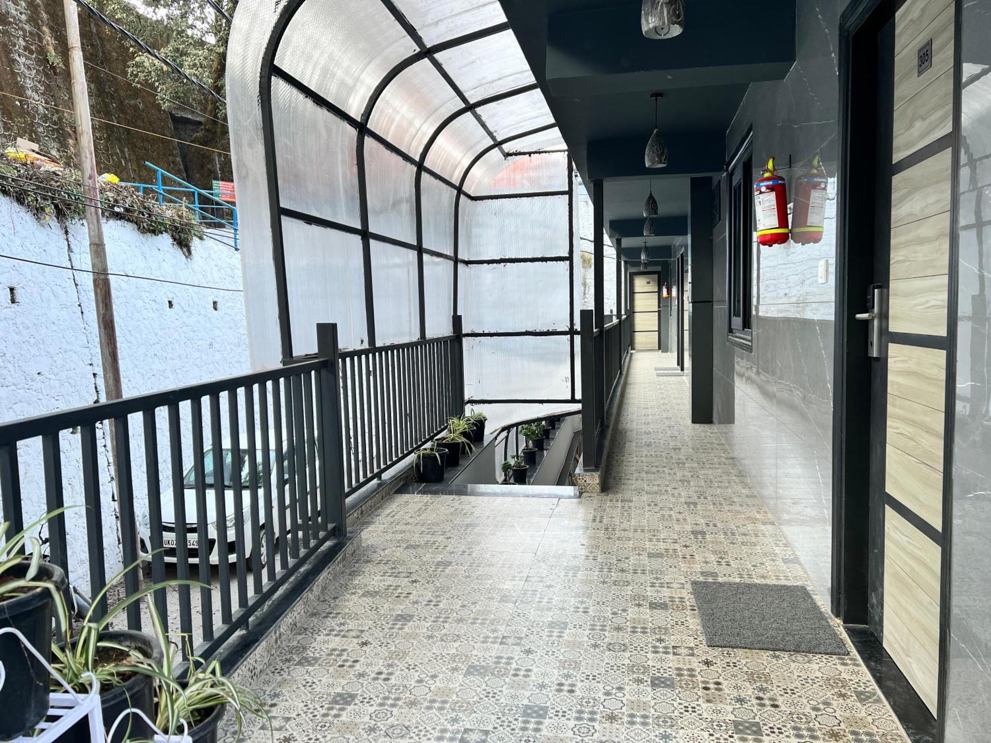Hotel Pride Inn - 800 Mts From Mall Road Mussoorie Bagian luar foto